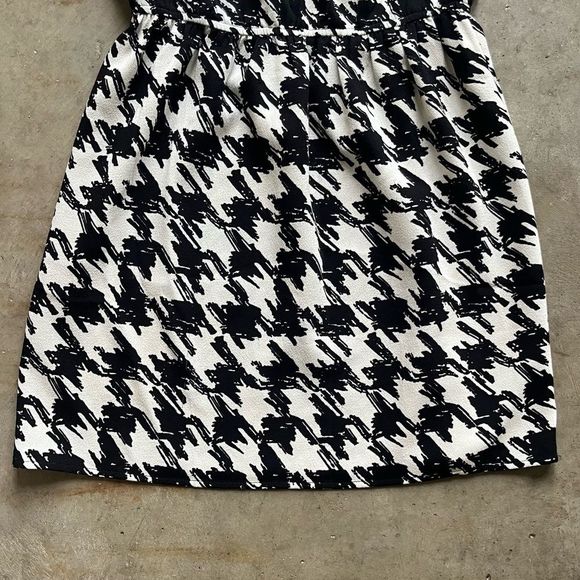 Hem & Thread Houndstooth Dress size small - Picture 6 of 11